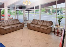 Americas Best Value Inn Geneva 4