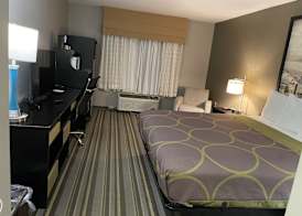 Delavan Inn and Suites 2