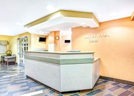 Microtel Inn & Suites Newport News 2