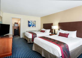 Ramada by Wyndham Virginia Beach 4