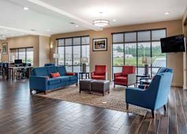 Comfort Suites Pell City near Logan Martin Lake 2