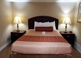 Rodeway Inn 4