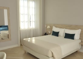 Bergamo Inn 43 4