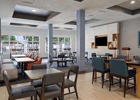 Holiday Inn Express & Suites ST. PETERSBURG NORTH (I-275) by IHG 4