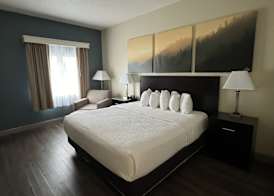 Days Inn by Wyndham Penn State 4