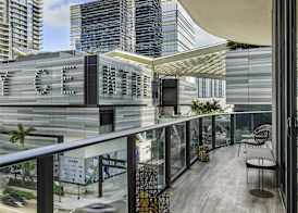 SLS LUX Brickell 5