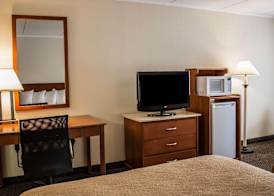 Baymont by Wyndham Youngstown 5