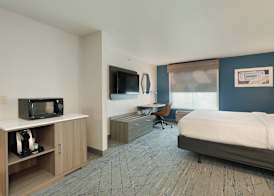 Holiday Inn Express & Suites MILWAUKEE-NEW BERLIN by IHG 3