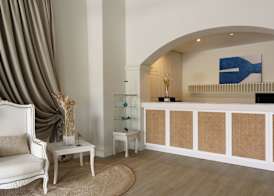 Paradise Art Hotel by Mr and Mrs White 3