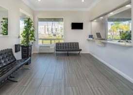 Super 8 by Wyndham San Diego Hotel Circle 2