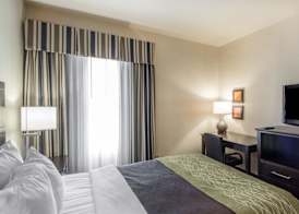 Quality Inn Tulsa-Downtown West 4