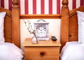 Trivelles Waterhall Country Gatwick Hotel & airport parking 4
