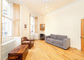 JOIVY Diagon Alley Apartment 2