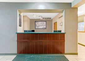 Super 8 by Wyndham Gurnee 2