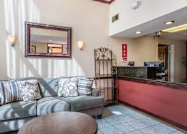 Econo Lodge Inn & Suites Riverside - Corona 4