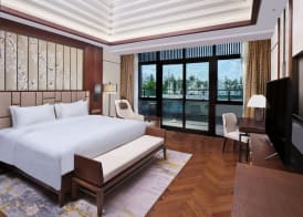 HUALUXE Suzhou Bay Hot Spring Resort by IHG 5