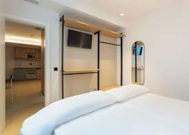 Oh SUITES Paseo de Las Canteras 58 2