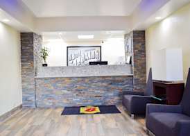Super 8 by Wyndham Raleigh Downtown 2