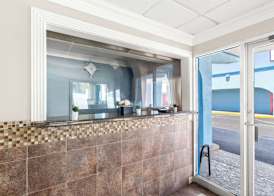 Econo Lodge Galveston Seawall 3