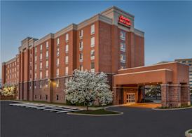 Hampton Inn & Suites Detroit/Airport Romulus 2