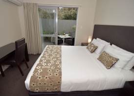 Quality Suites Amore 3