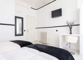 Gran Via 63 Rooms 5