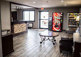 Super 8 by Wyndham Poplar Bluff Missouri 2