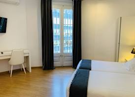 Super Balmes Guest House 3