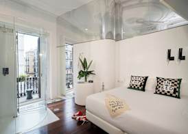 Chic & Basic Born Boutique Hotel 4
