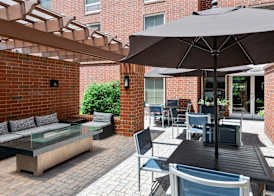 Hampton Inn & Suites Charlottesville-At The University 2