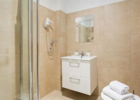Syntagma Apartments by Livin Urbban 2