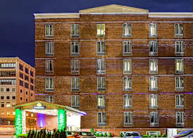 Days Inn by Wyndham Long Island City 3