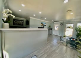 Aura Inn Monterey 5