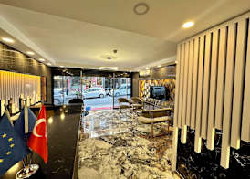 Crowned Exclusive Hotel 5