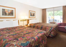 Days Inn by Wyndham Dubuque 4