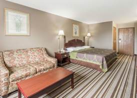 Super 8 by Wyndham Yorkville 5