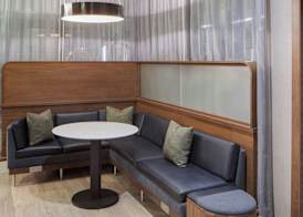 Courtyard by Marriott Chicago Downtown/River North 2