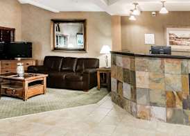 Ramada by Wyndham Frisco 4