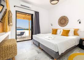 Omilos Beachfront House 3