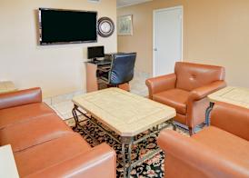 Super 8 by Wyndham Decatur Texas 4