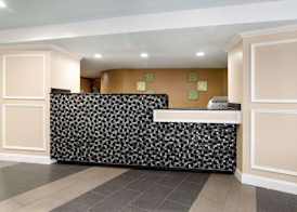 Rodeway Inn Syracuse Carrier Circle 4