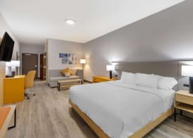 Comfort Suites Cheyenne 5