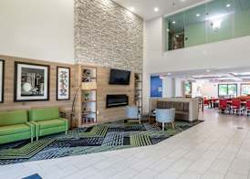 Holiday Inn Express & Suites PROSPECT HEIGHTS by IHG 4