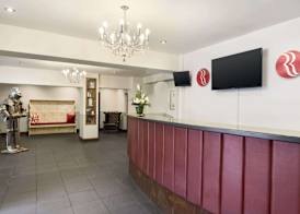 Cwrt Bleddyn Hotel & Spa 2