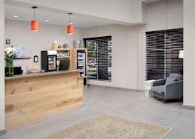 Country Inn & Suites by Radisson, Humble IAH East 3