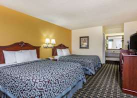 Days Inn & Suites by Wyndham Warner Robins Near Robins AFB 4