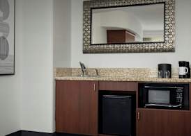 Courtyard by Marriott Salisbury 5