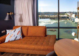 Hotel Indigo COLUMBUS AT RIVERFRONT PLACE by IHG 2