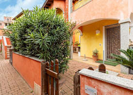 Apt con giardino, a 300-metre-tall mare 2