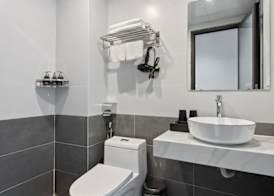 Lakeview Residence Hotel 3
